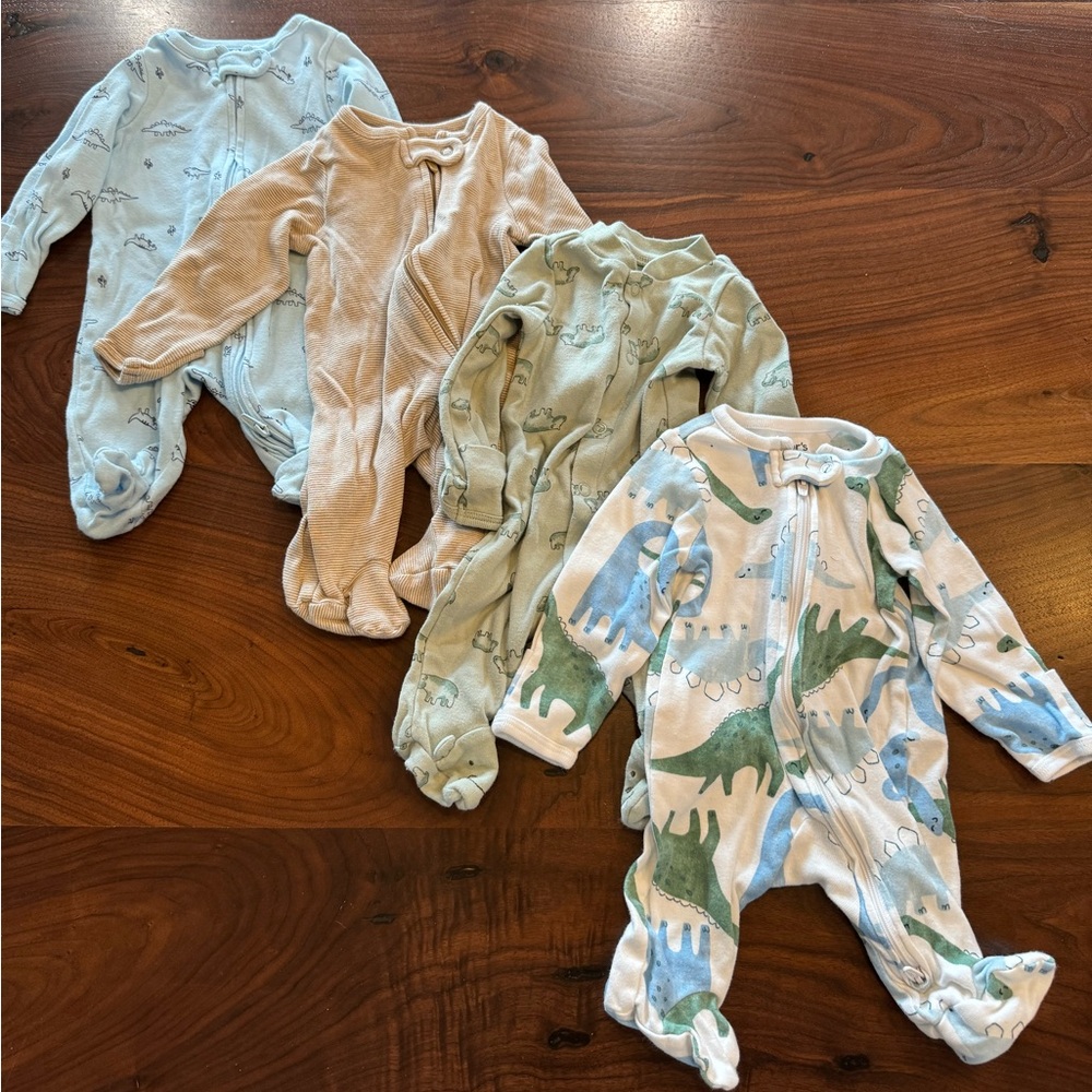 (4) Carter’s Newborn Footies/Sleepers